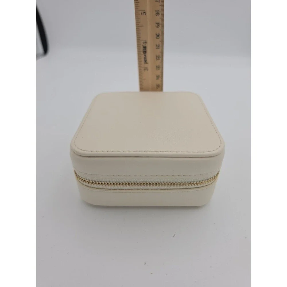 Cream Faux Leather Travel Jewelry Box Organizer Mirror Zip Around Gold Tone